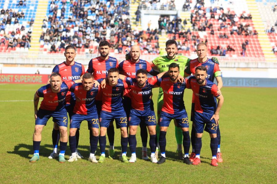 Përmbysje e “çmendur”, Vllaznia kalon në turin
