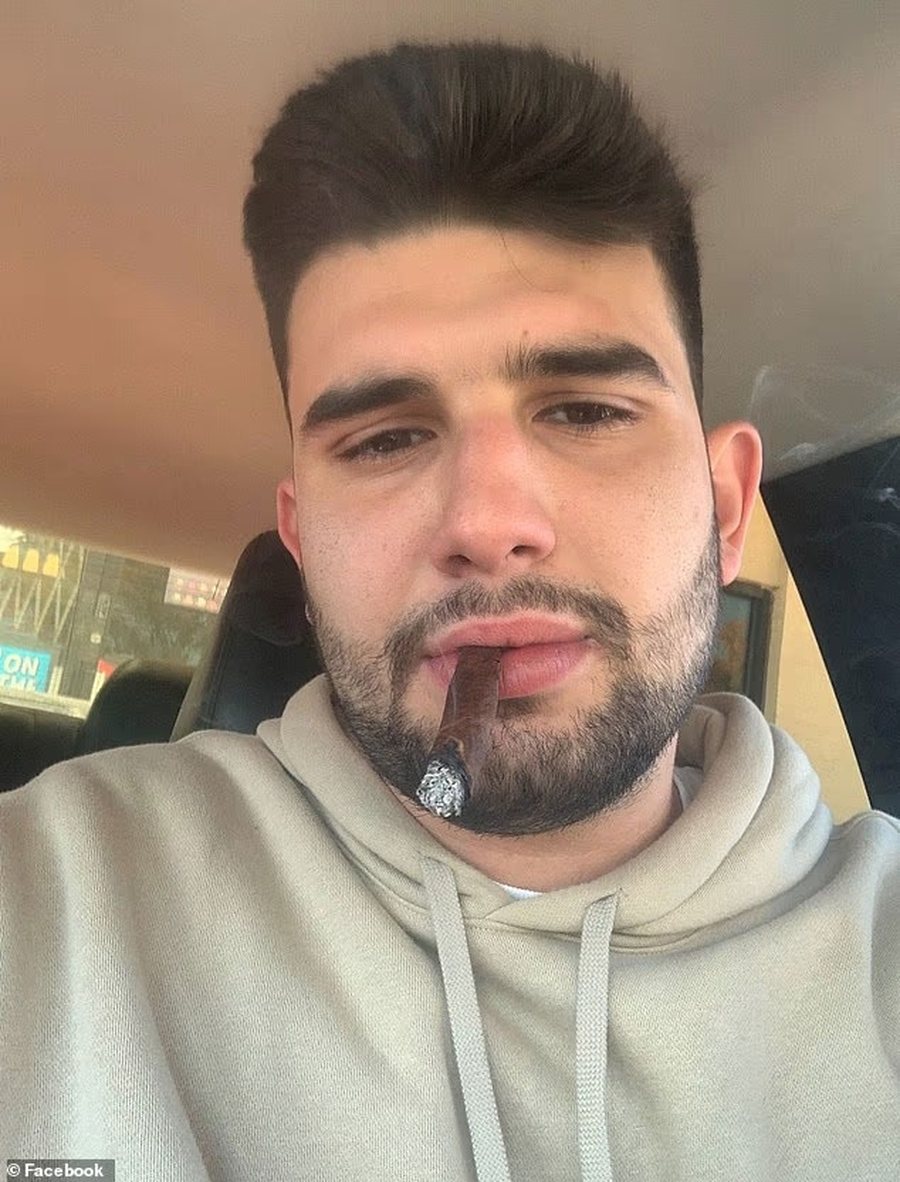 Sherr me stjuardesën, 23 vjeçari shqiptar tenton të hapë