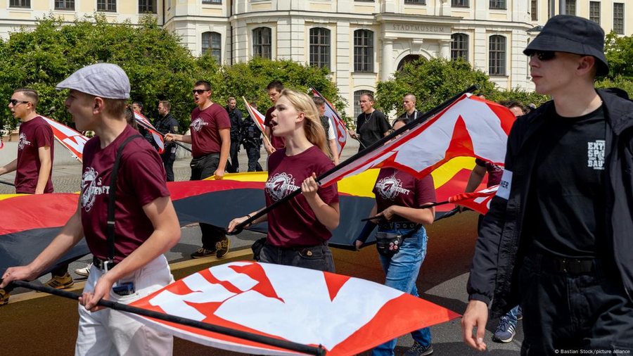 100 vjet "Mein Kampf" / Adolf Hitleri është