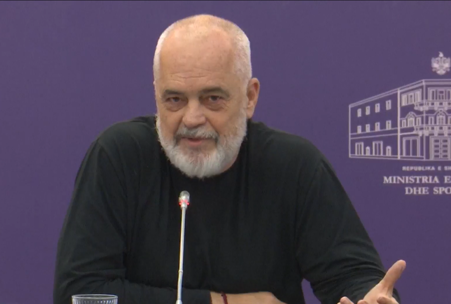 “Aman ju të dy si zogj duke folur me njëri-tjetrin”,