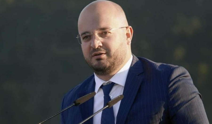 Hetimet për zjarrin te fusha e mbetjeve në Elbasan, arrestohet