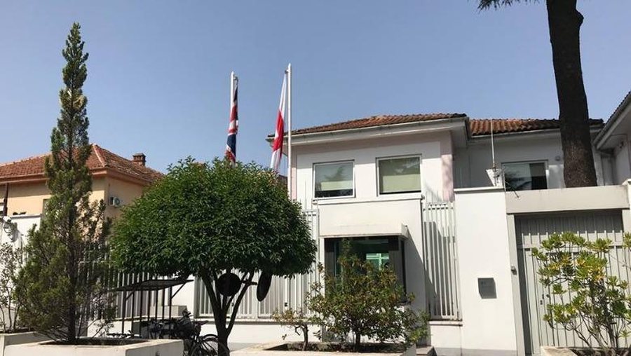 Britania u shpall luftë bandave të emigracionit të