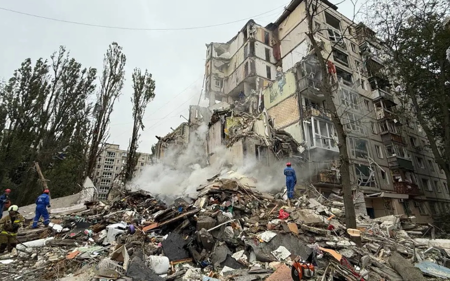 Bombardime të fuqishme në Kiev, 27 të vr*rë dhe 159 të