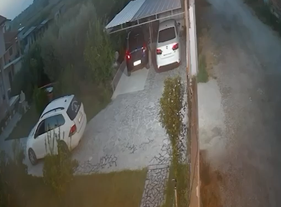 Qëlloi me pushkë në oborrin e fqinjit pas konfliktit, arrestohet