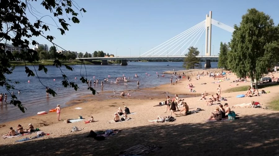 Vendet skandinave goditen nga një valë e paparë nxehtësie,