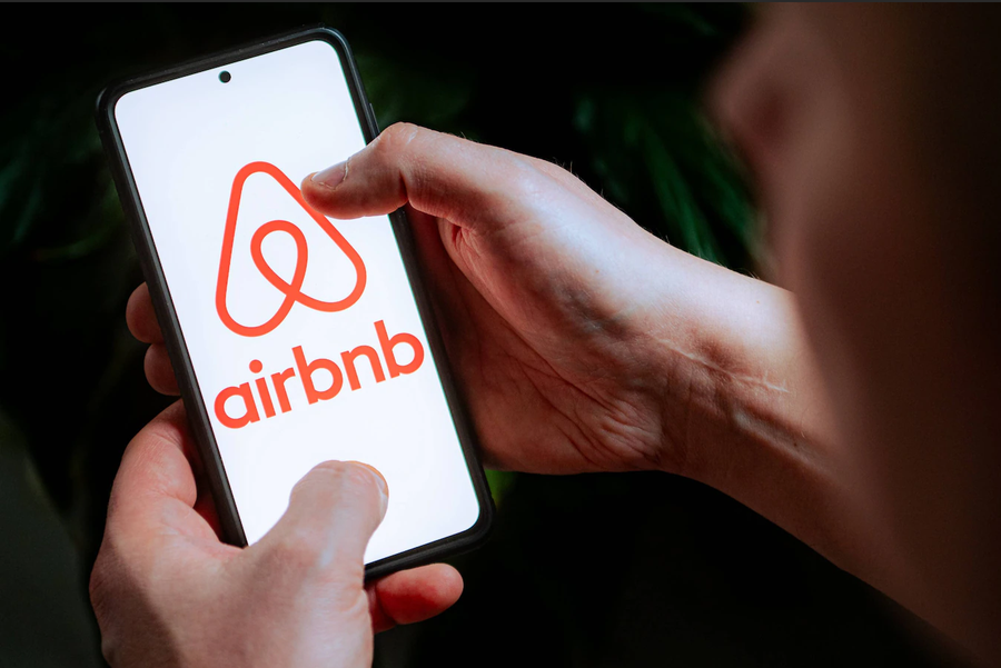 Makthi / Pronari i një apartamenti Airbnb përdor IA për të