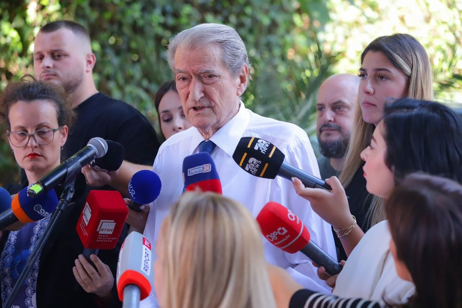 Vrasjet e 4 protestuesve më 21 janar, Berisha e pranon: Krim