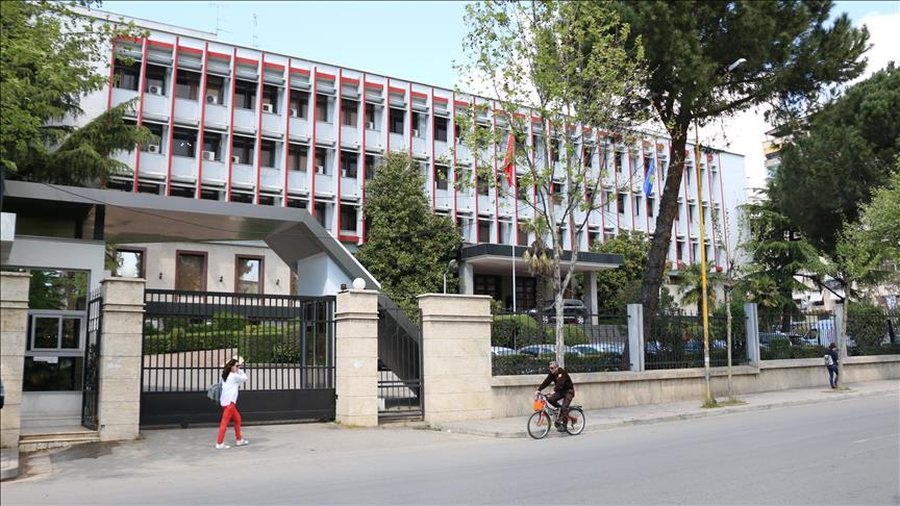 Ministria e Jashtme mohon akuzat e Berishës: Asnjë ndërhyrje apo