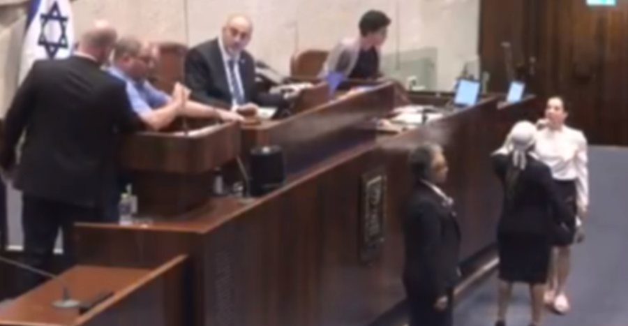 Deputeti izraelit nxirret nga foltorja, sugjeroi gjenocid në Gaza –