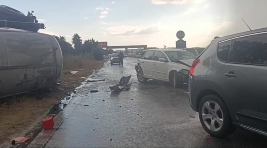 Aksident masiv në autostradën Fier- Lushnjë, mjetet