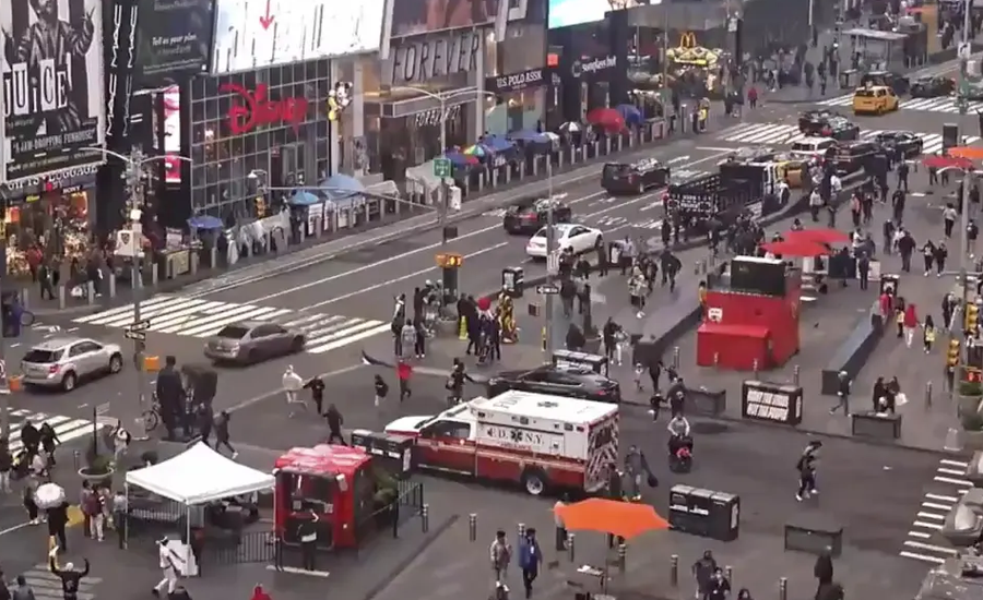 Të shtëna me armë në Times Square, tre të plagosur!