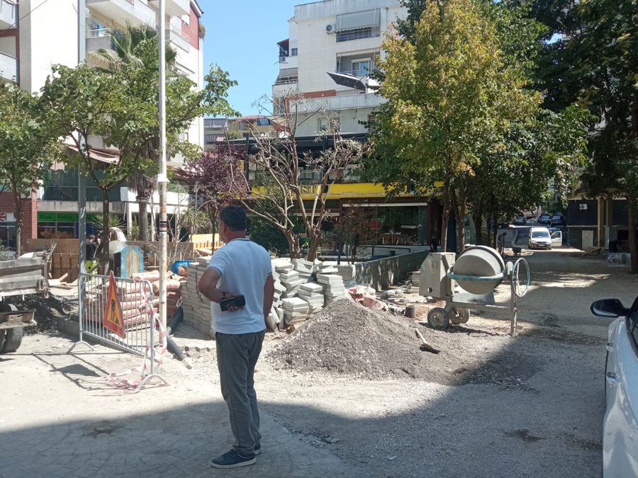 ‘Twist’ pushton hapësirën publike, Njësia