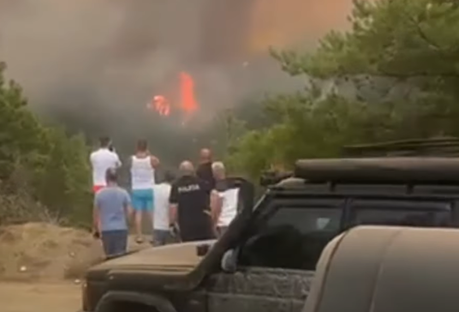 “Hajde ikim, po digjemi”/ Zjarri në Skënderbegas alarmon