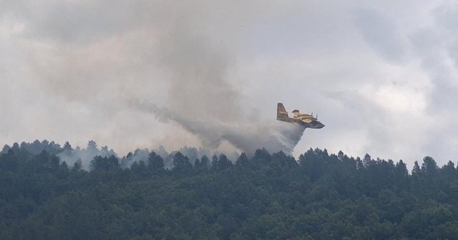 Zjarret në Mirditë, ndërhyn nga ajri avioni italian