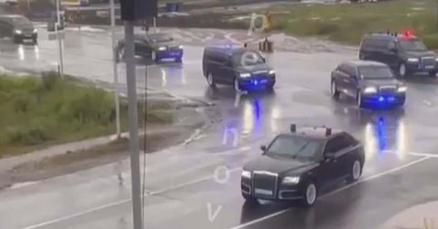 Ç'po ndodh? Putin, paradë force makinash të blinduara