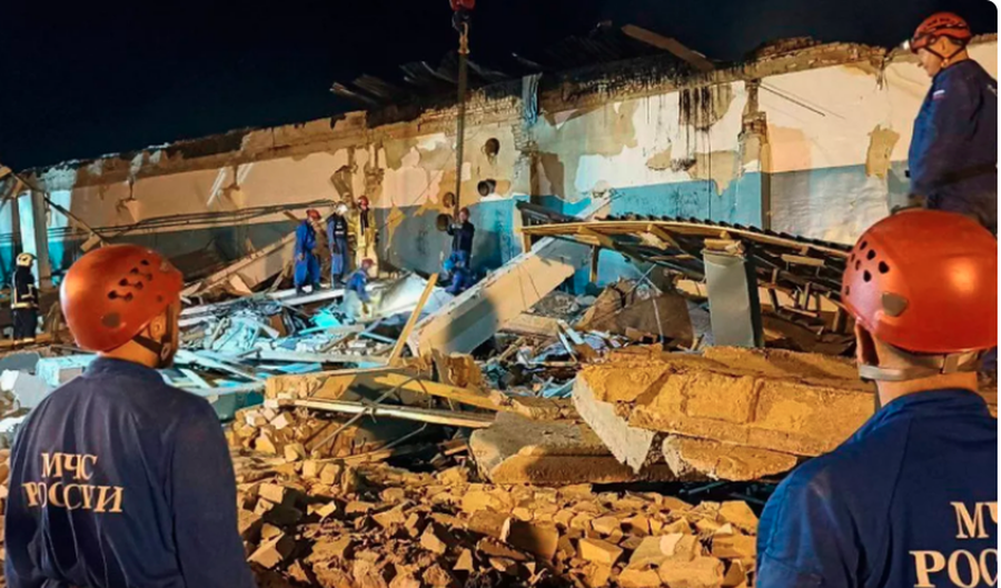Shpërthen zjarri në një fabrikë të Rusisë, 11
