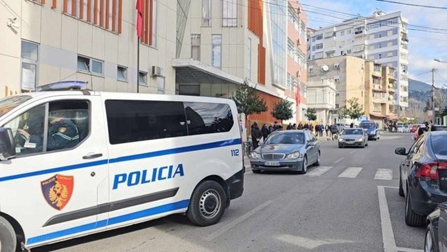Tronditëse në Elbasan! 51 vjeçari p*rdhunon mbesën e tij