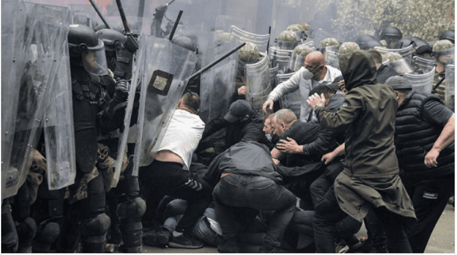 Arrestohet një serb i dyshuar për sulmet ndaj KFOR-it dhe