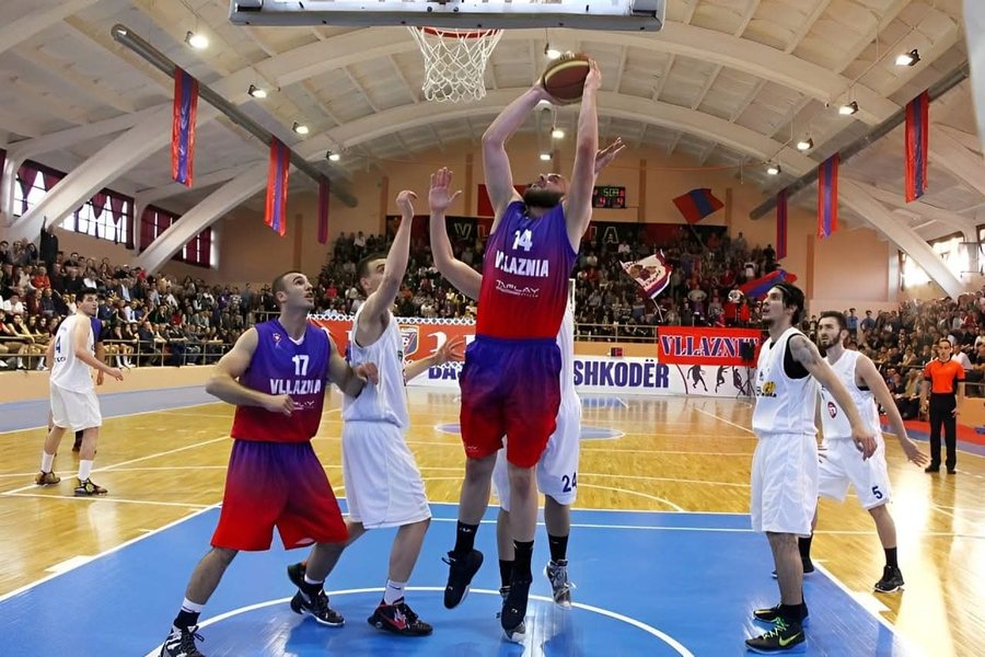 Ish-basketbollisti i Kombëtares që vendosi të mos largohet nga