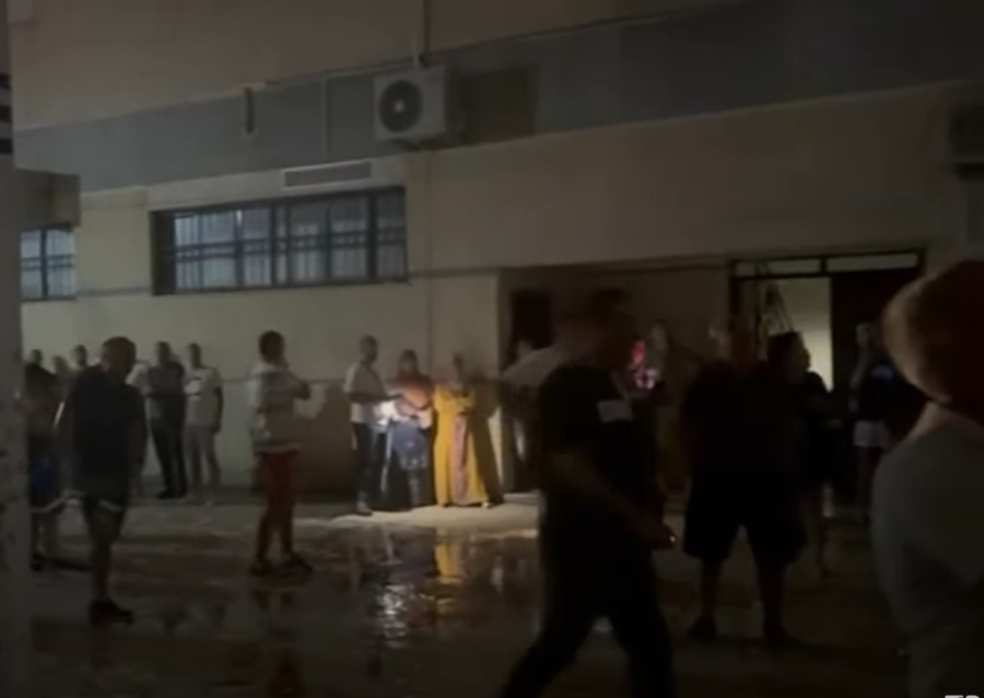 Flakët nisën në katin e tretë, shkrumb*het pallati në