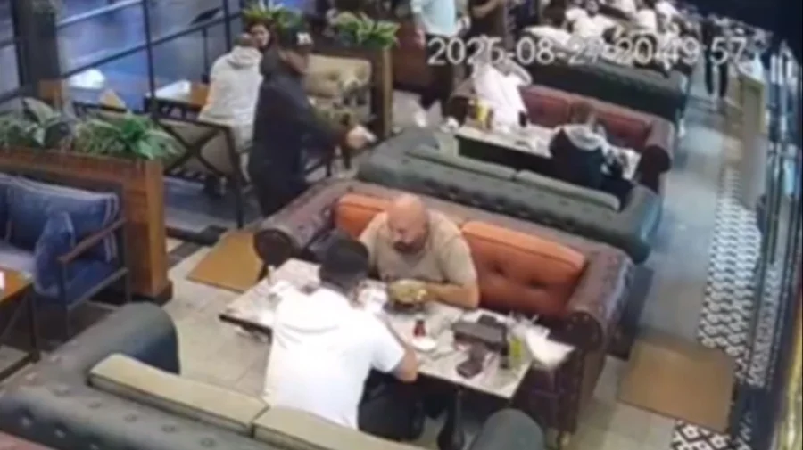 Pamje të r*nda/ Momenti kur një ish-president i klubit të