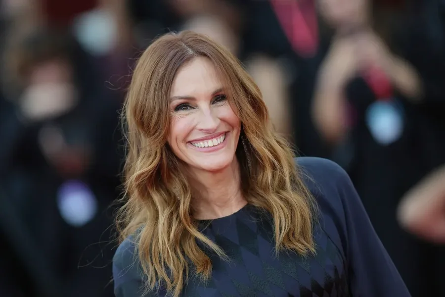 Julia Roberts ngjall entuziazëm në Venecia, aktorja shkel për