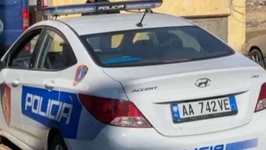 Tragjike në Peqin: Automjeti del nga rruga, ndërrojnë jetë 2