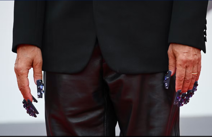 Marc Jacobs "trazon" tapetin e kuq të Festivalit të Venecias