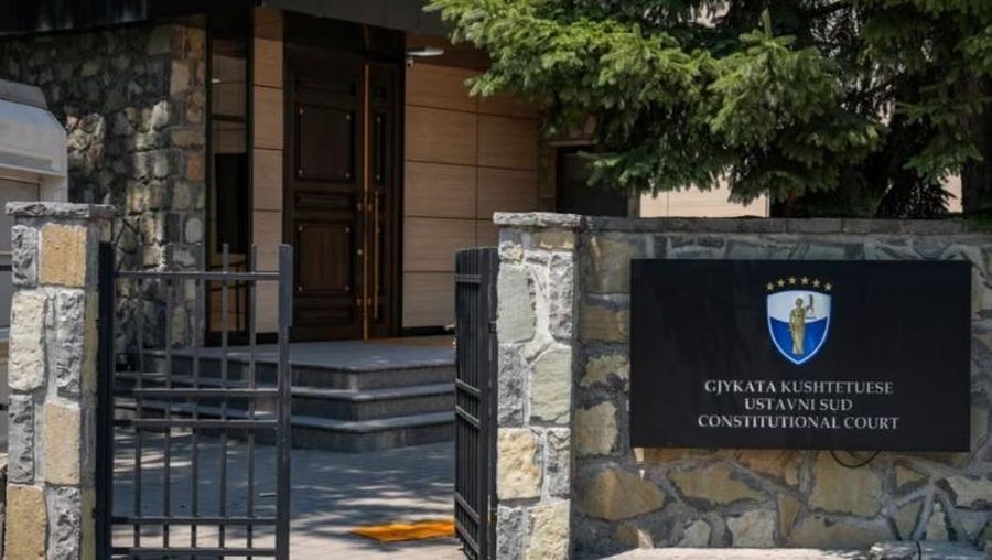 Gjykata Kushtetuese në Kosovë vendos ndalim të