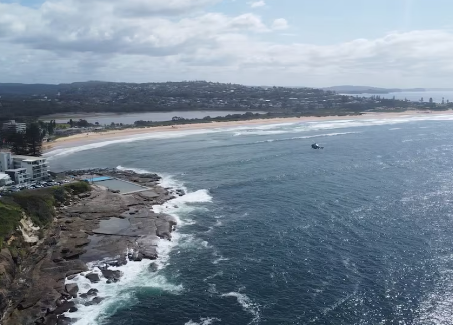E sulmon peshkaqeni, vdes surfisti në Sydney. Plazhet mbyllen për