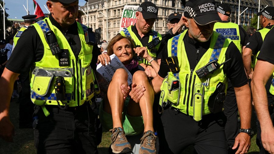 Britani: Mbi 400 të arrestuar në tubimin mbështetës të