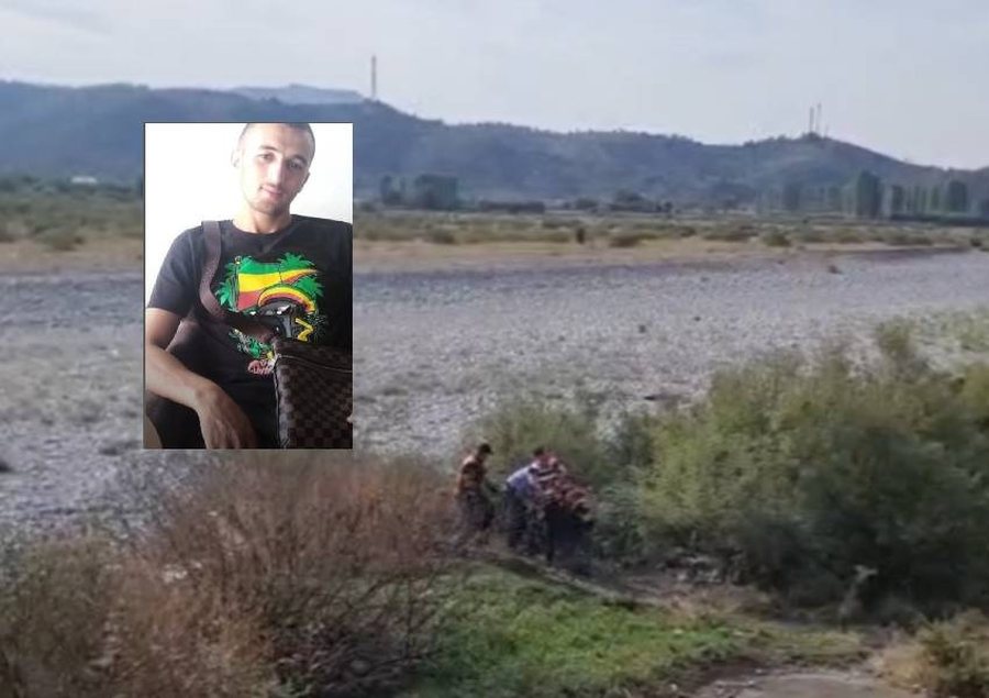 I shtrirë përtokë, momenti kur policia rrethon autorin e sulmit
