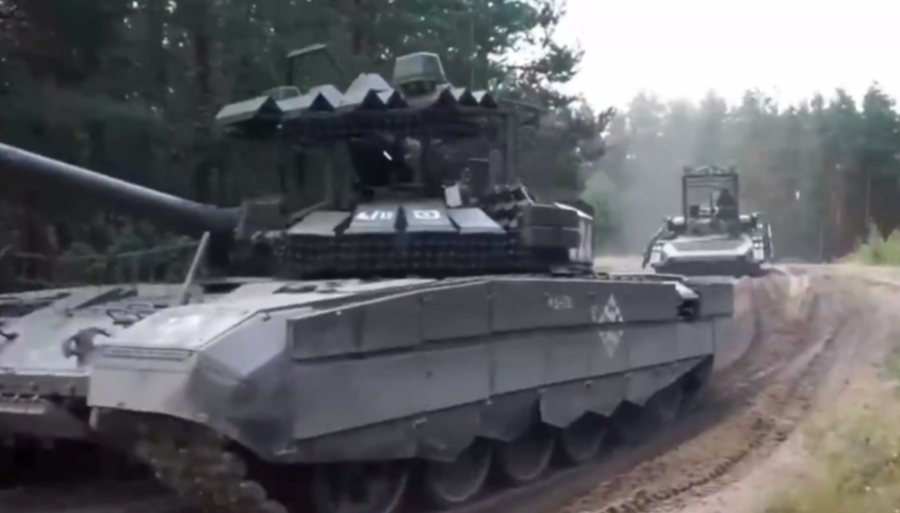 Rusia rrit më tej tensionin, çon ushtrinë në kufirin e