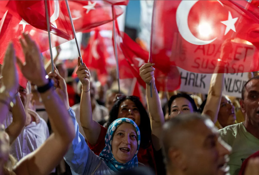 Turqi / Goditje e re ndaj opozitës në Stamboll, 48 arrestime