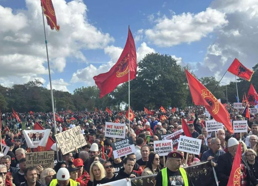 Nis protesta për çlirimtarët në Hagë, mijëra