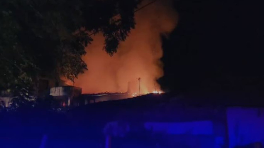 Zjarr në Shkodër, 2 banesa shkrumbohen nga fl*kët, 2 të