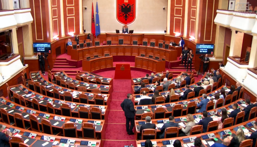 5 minuta seancë, votohen krerët e komisioneve parlamentare! PD