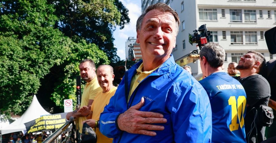 Brazil: Ish-Presidenti Bolsonaro diagnostikohet me kancer të