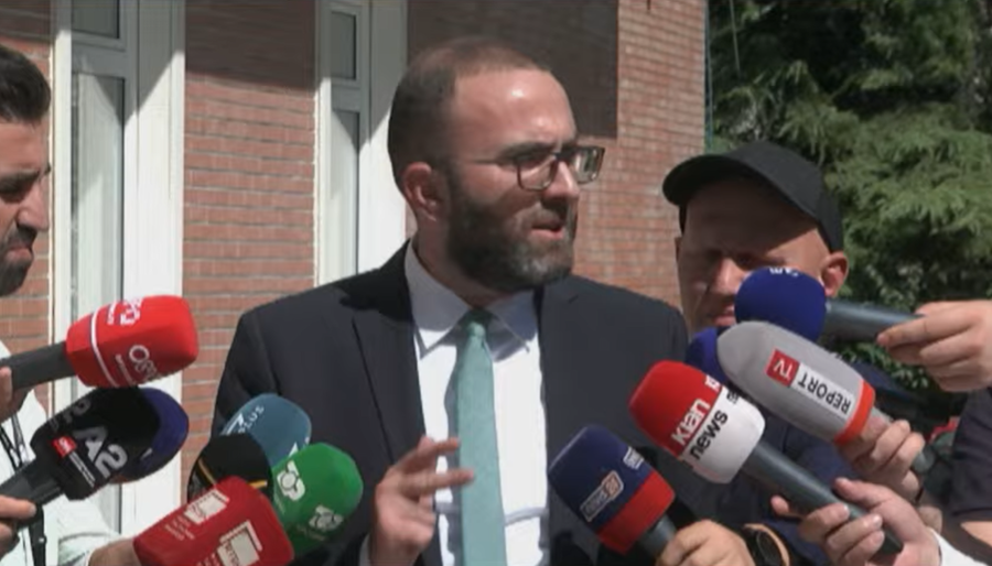 “Begaj të mos i thërrasë ministrat për betim”,