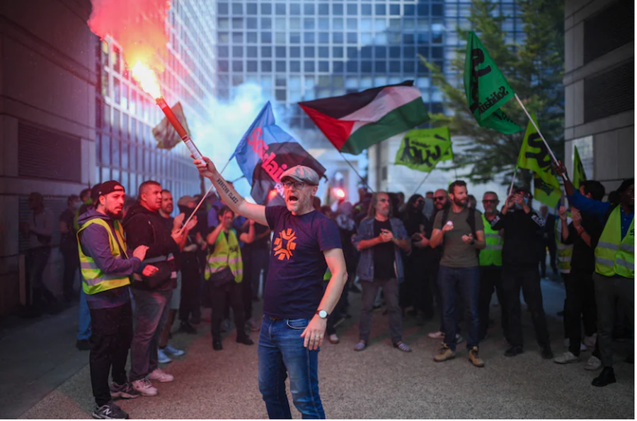 Francë / Protestuesit hyjnë me forcë në selinë e