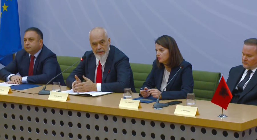 “Na i gjejnë shtëpitë me të pyetur”, Rama