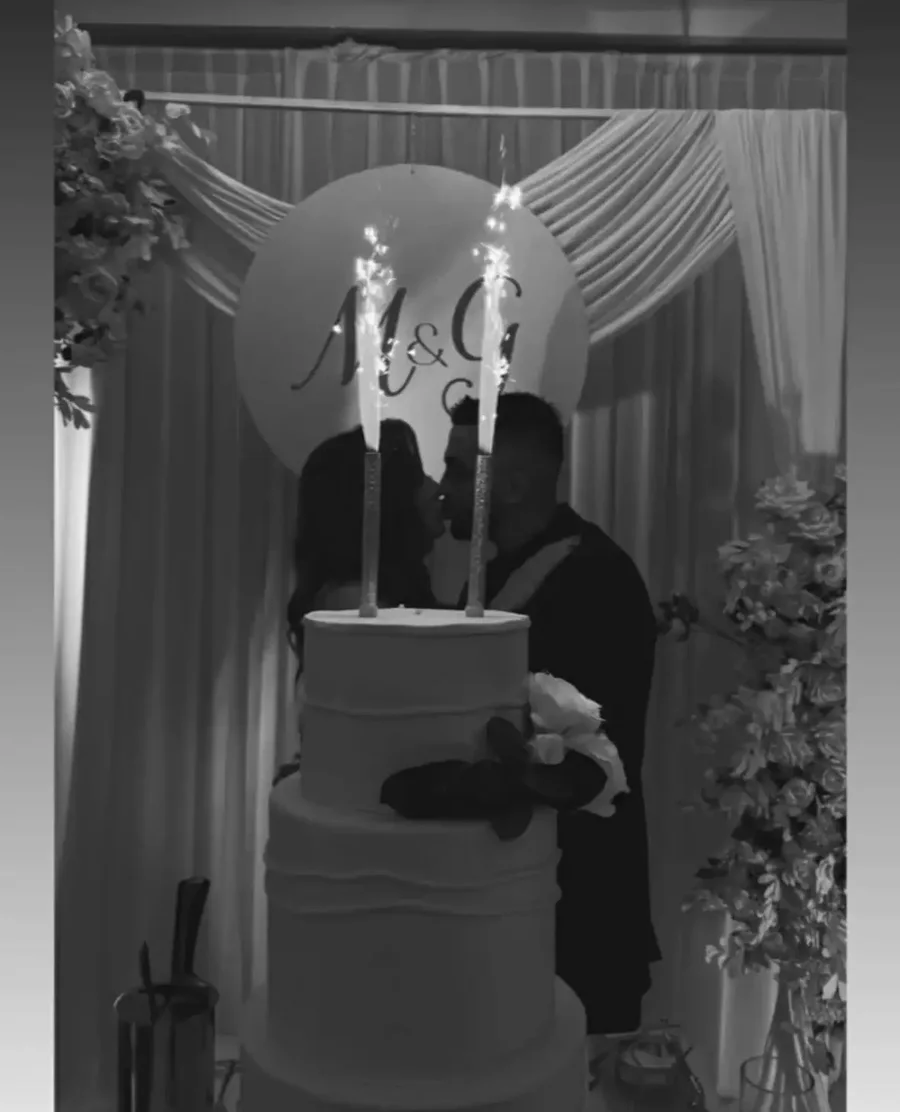 FOTOT/ Pas propozimit romantik, fejohet këngëtarja Melinda Ademi