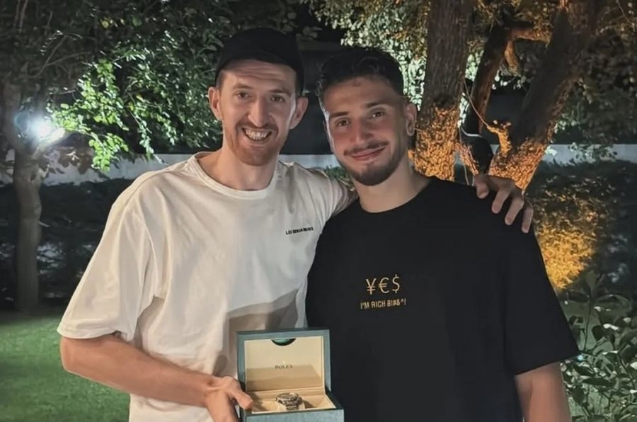Basketbollisti tropojan Osmani merr dhuratën e shtrenjtë nga shoku i