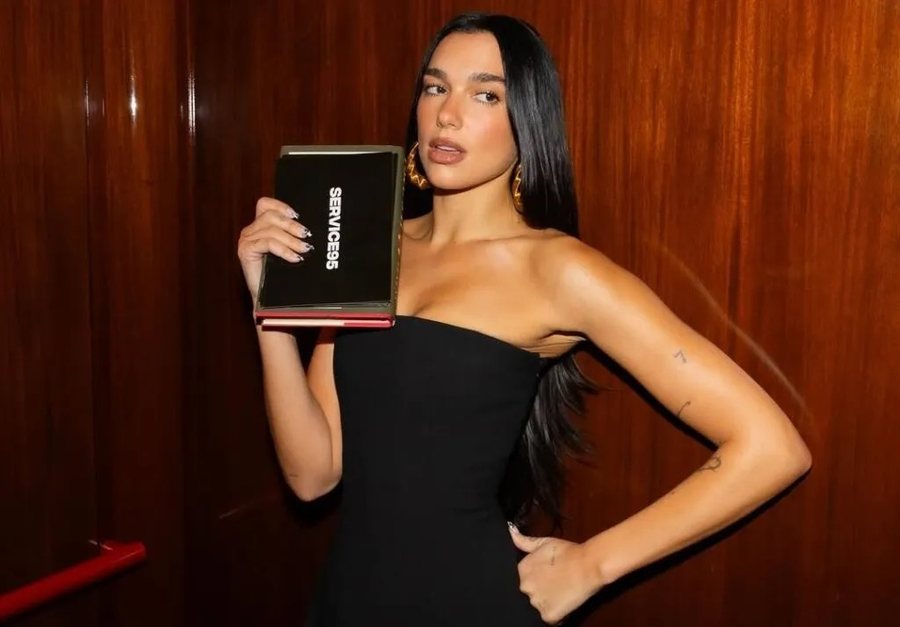 Manikyri i Dua Lipes me model gjarpri bëhet trendi botëror i