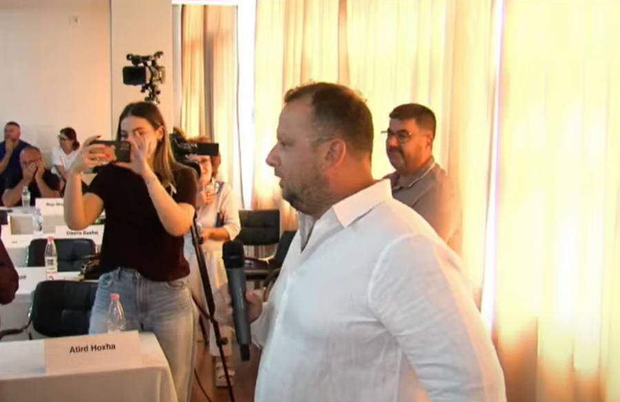 Këshilli bashkiak i Vlorës zgjedh kryetarin e komanduar, debate mes PS