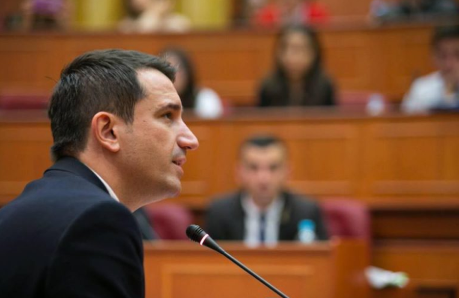 Veliaj kërkoi të ishte në mbledhjen e shkarkimit të tij,