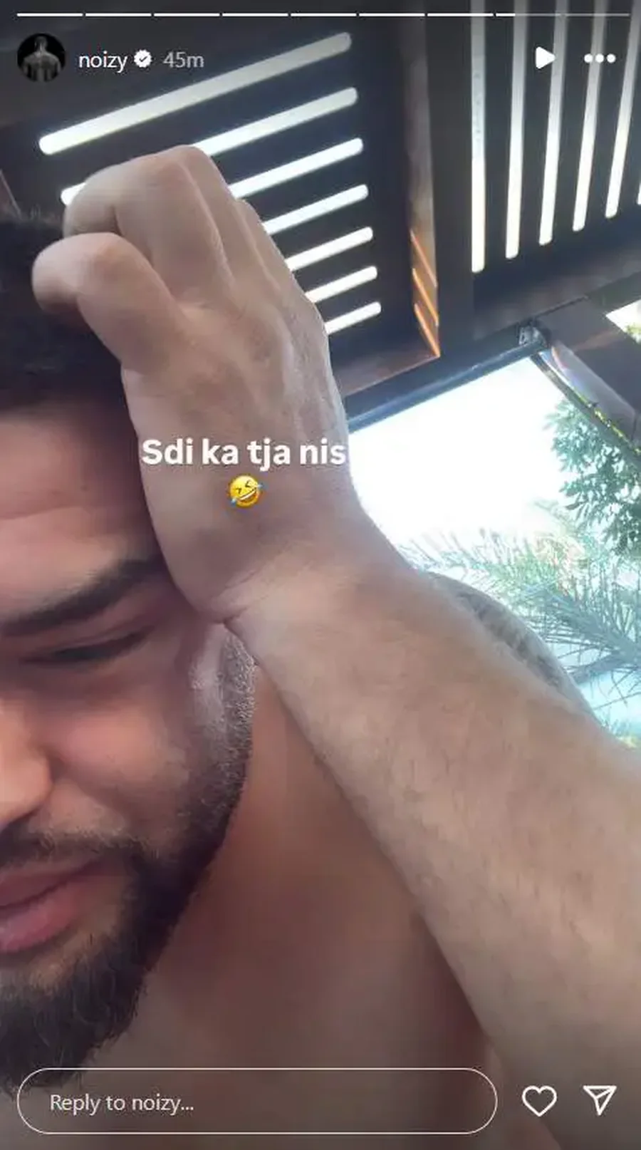 Ora e Mozzikut doli fallco, Noizy thumbon sërish Mozzikun: S'di nga
