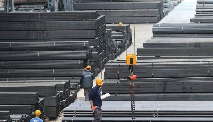 Industria shqiptare hyn zyrtarisht në recesion, shkak mungesa e