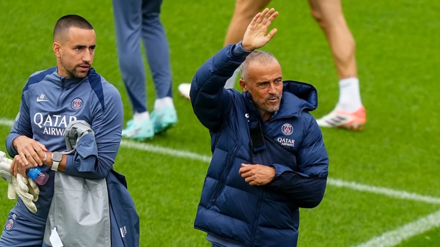Luis Enrique ka frikë se Barcelona mund ta “vr*së”
