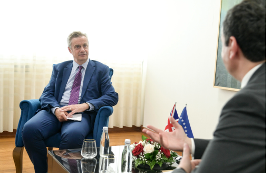 “Ngërçi politik po e lë Kosovën pa zë